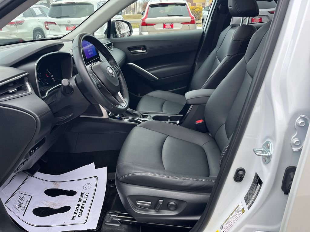 Certified 2023 Toyota Corolla Cross XLE w/ Convenience Package image 9