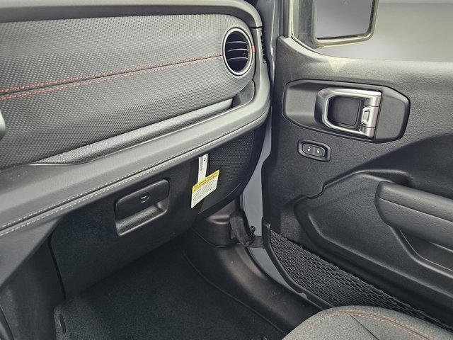 New 2025 Jeep Wrangler Unlimited Rubicon w/ XTREMEE 35" Tire Package image 27