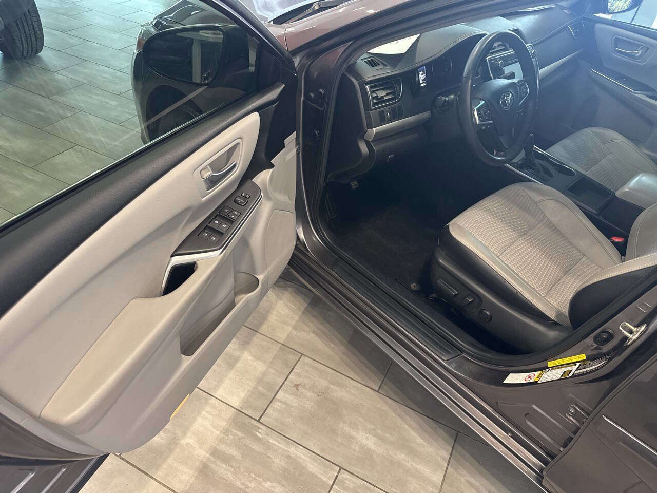 Used 2015 Toyota Camry SE image 24