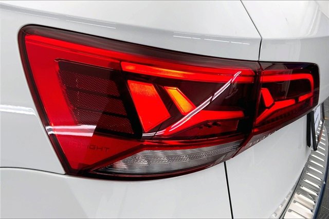 Certified 2022 Volkswagen Taos SE image 29