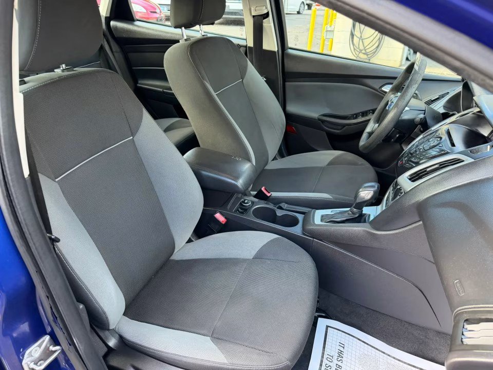Used 2012 Ford Focus SE FWD image 15