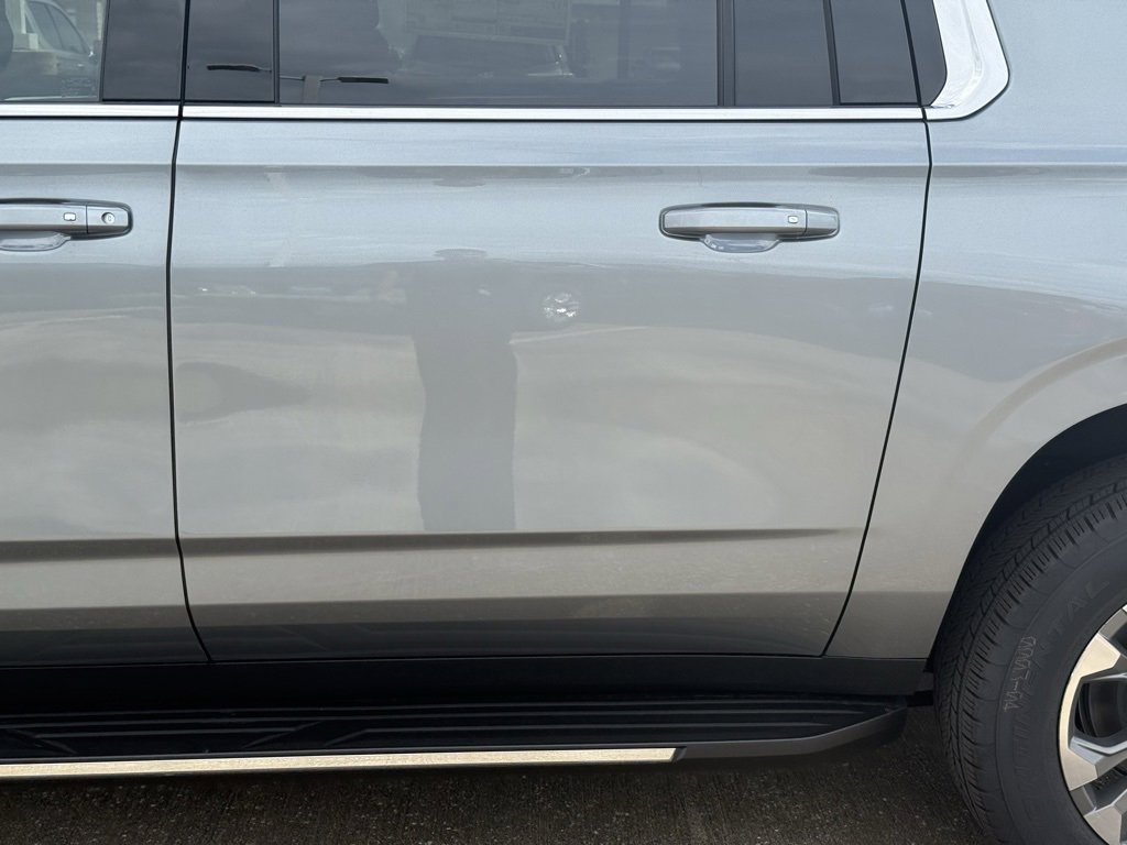 New 2026 Chevrolet Suburban LT w/ Comfort Package image 22