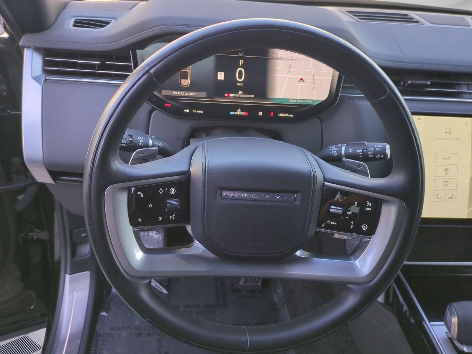 Used 2025 Land Rover Range Rover Long Wheelbase SE AWD/4WD image 17