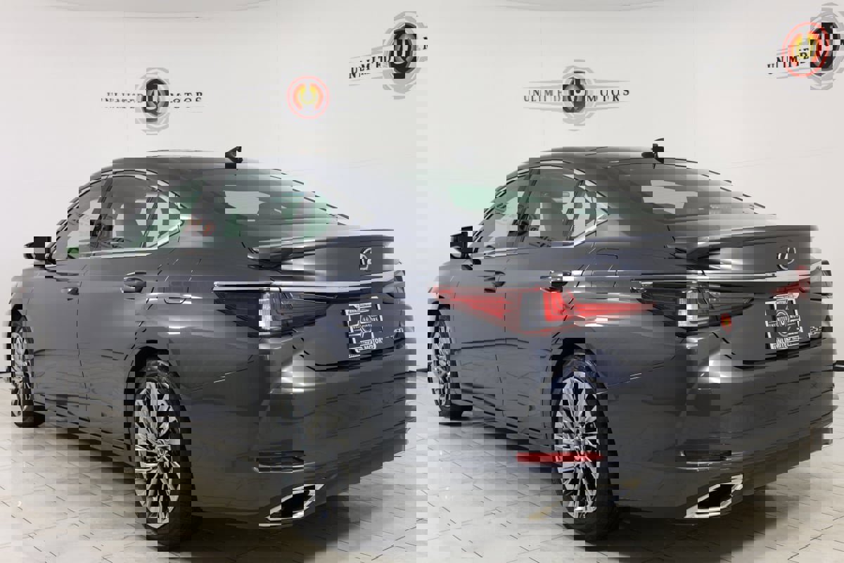 Used 2024 Lexus ES 350 Ultra Luxury w/ Accessory Package (Z2) image 4