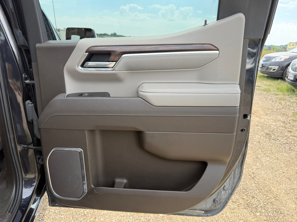 Used 2025 GMC Sierra 1500 SLT AWD/4WD image 36