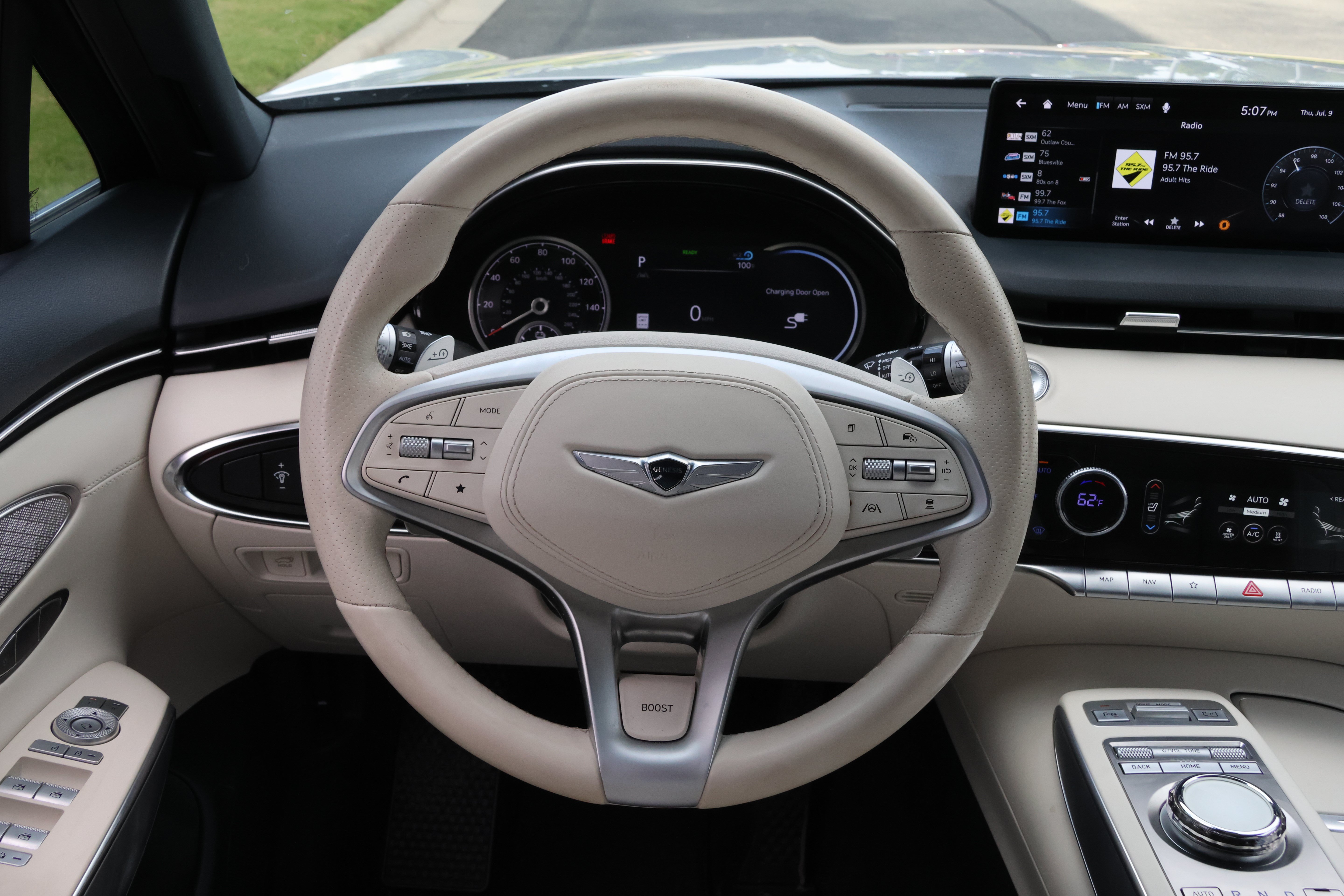 Used 2023 Genesis Electrified GV70 AWD/4WD image 18