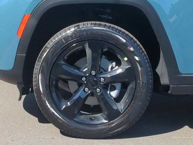 New 2026 Jeep Grand Cherokee Limited w/ Limited Altitude Package AWD/4WD image 19