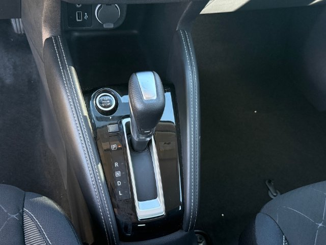 Used 2018 Nissan Kicks SV FWD image 18