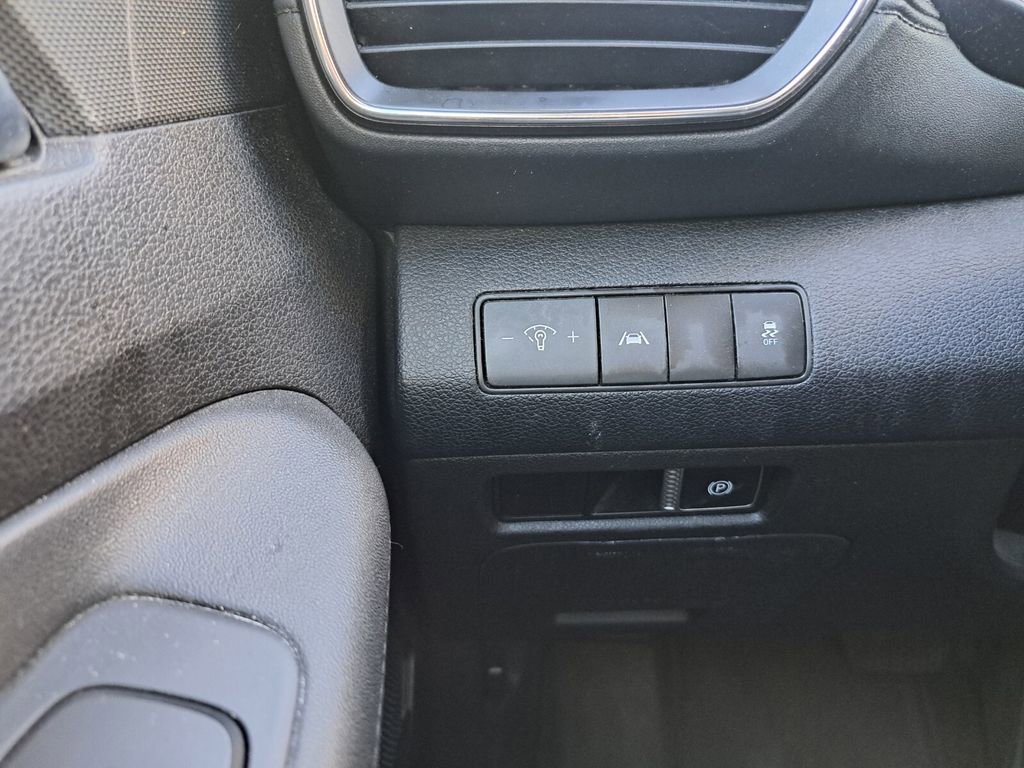 Used 2023 Hyundai Santa Fe SE image 17