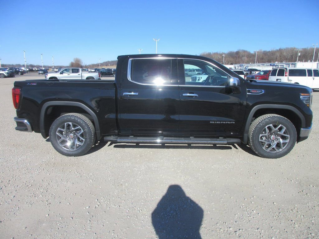 New 2026 GMC Sierra 1500 SLT w/ SLT Premium Plus Package image 3