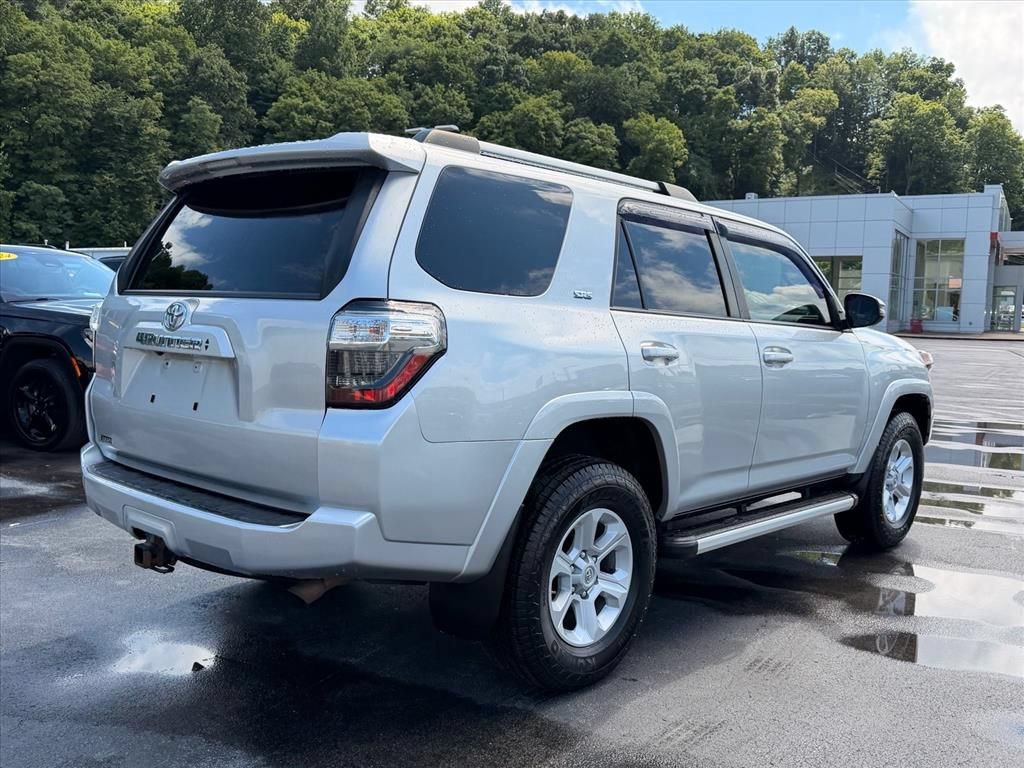 Used 2022 Toyota 4Runner SR5 Premium w/ Moonroof Package AWD/4WD image 4