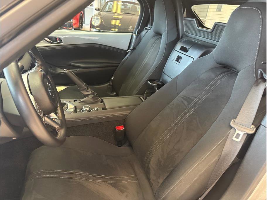 Used 2024 MAZDA MX-5 Miata Club RWD image 9