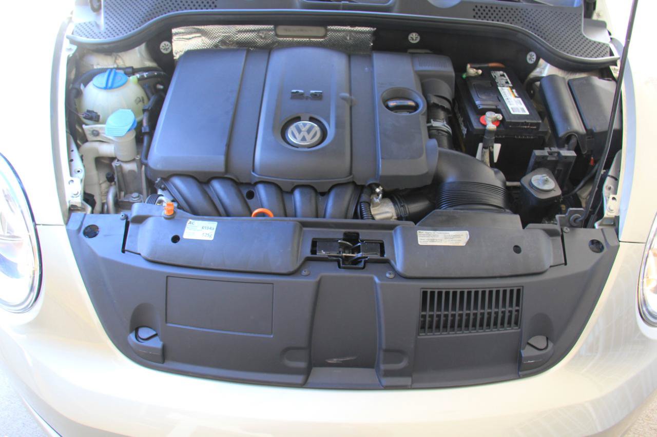 Used 2012 Volkswagen Beetle 2.5 FWD image 21