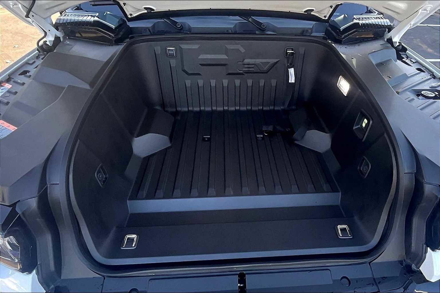 Used 2025 GMC Hummer EV 2X image 13