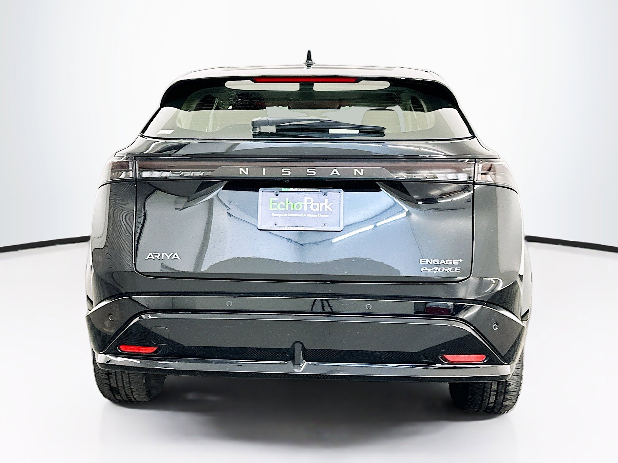 Used 2023 Nissan Ariya AWD image 7