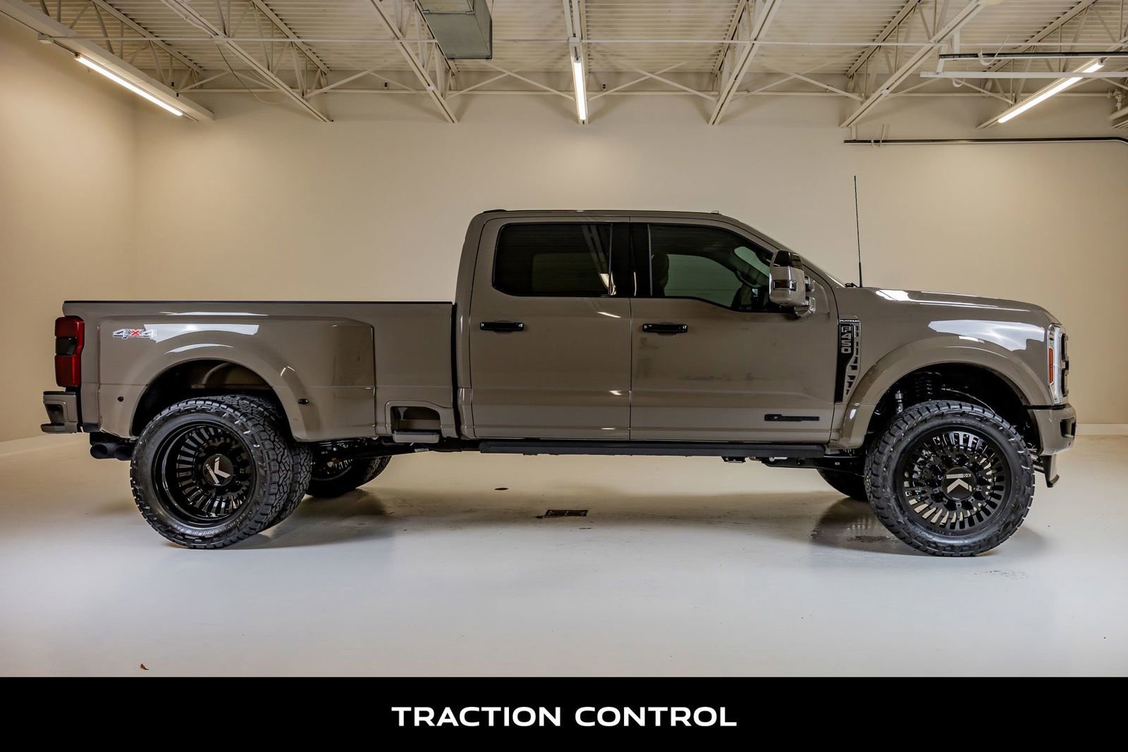 Used 2026 Ford F450 Platinum AWD/4WD image 11
