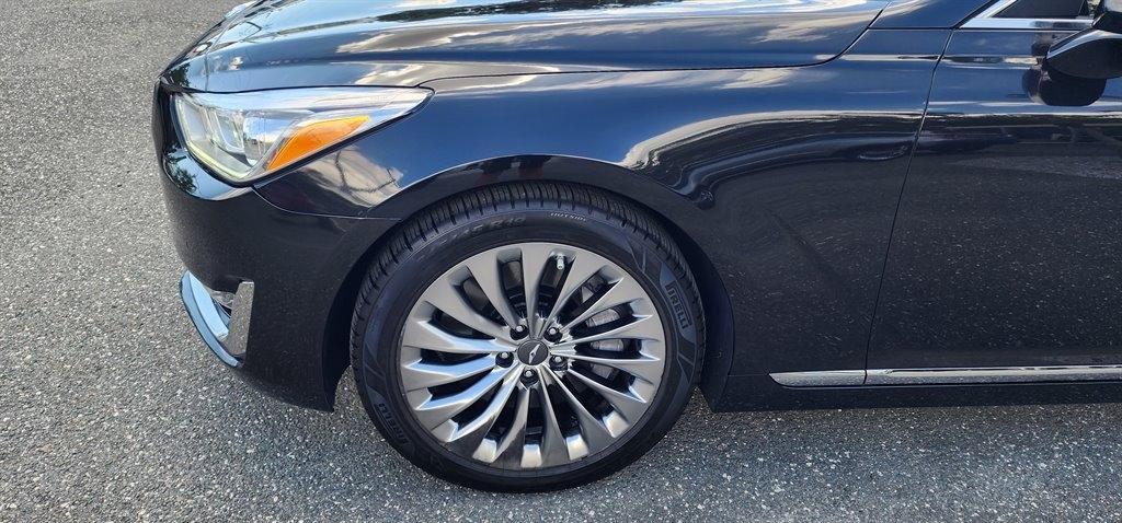 Used 2018 Genesis G90 5.0 Ultimate RWD image 9