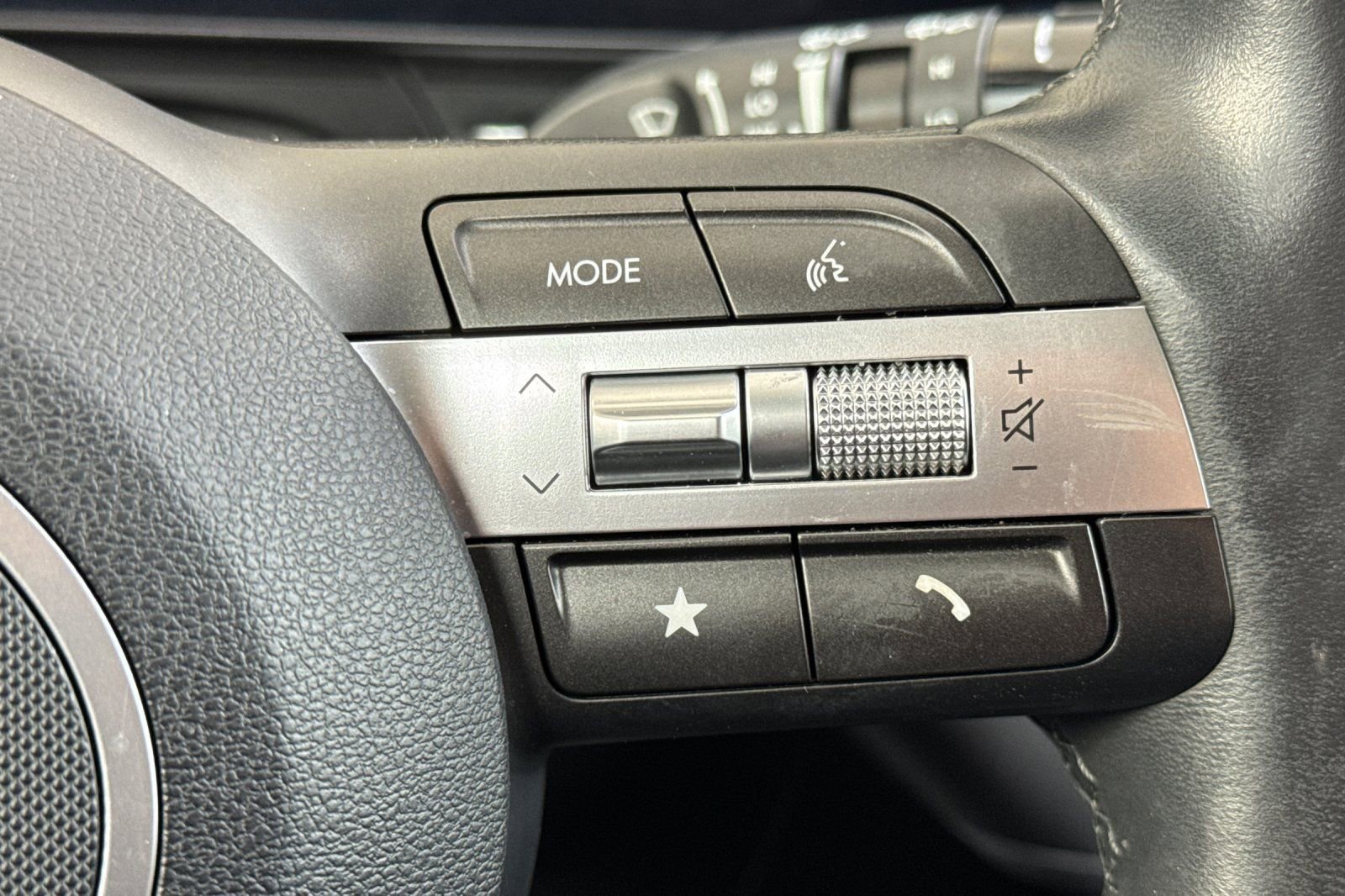 Used 2024 Hyundai Kona SEL FWD image 27