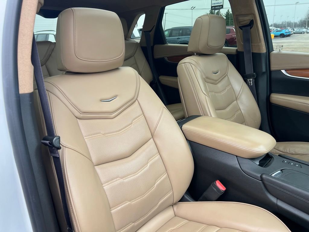 Used 2017 Cadillac XT5 Platinum w/ Driver Assist Package image 12