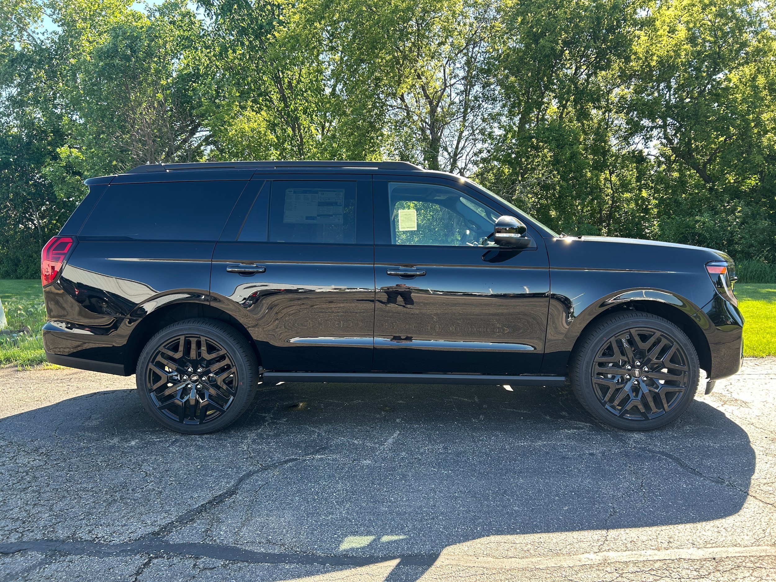 New 2026 Ford Expedition Platinum w/ Stealth Performance Package AWD/4WD image 5