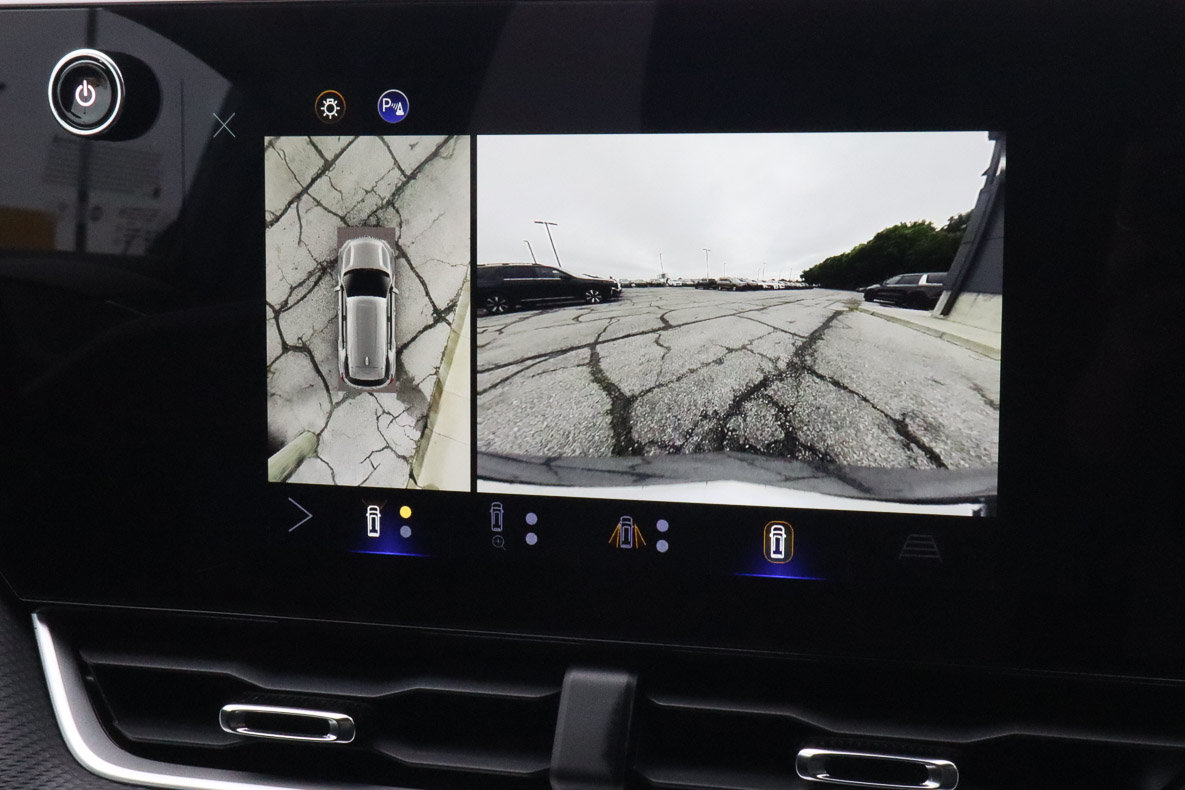 Used 2025 Chevrolet Equinox LT w/ Convenience Package II FWD image 12
