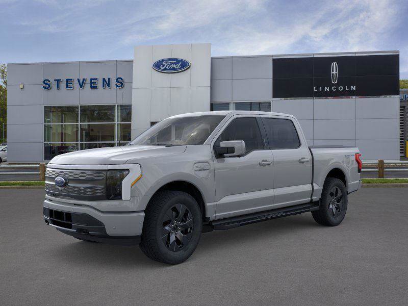 Used 2023 Ford F150 Lightning Lariat image 14