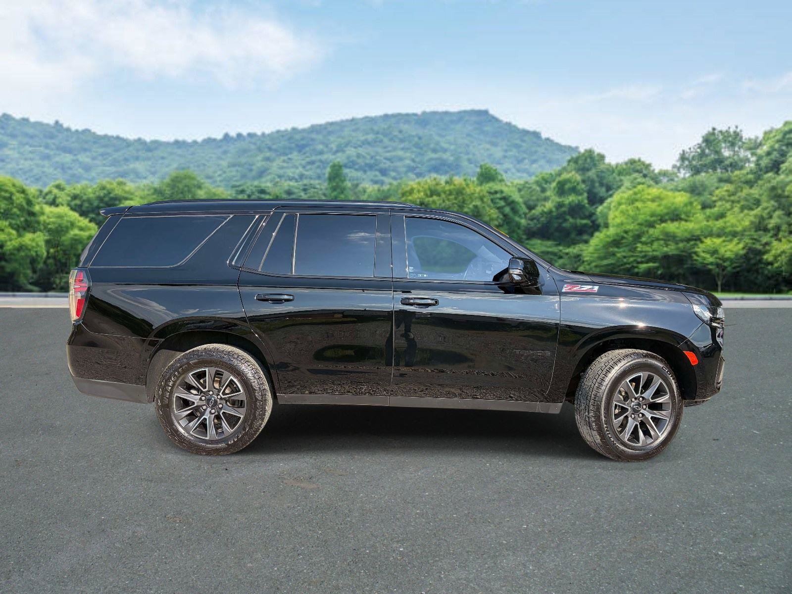 Used 2023 Chevrolet Tahoe Z71 w/ Luxury Package AWD/4WD image 21