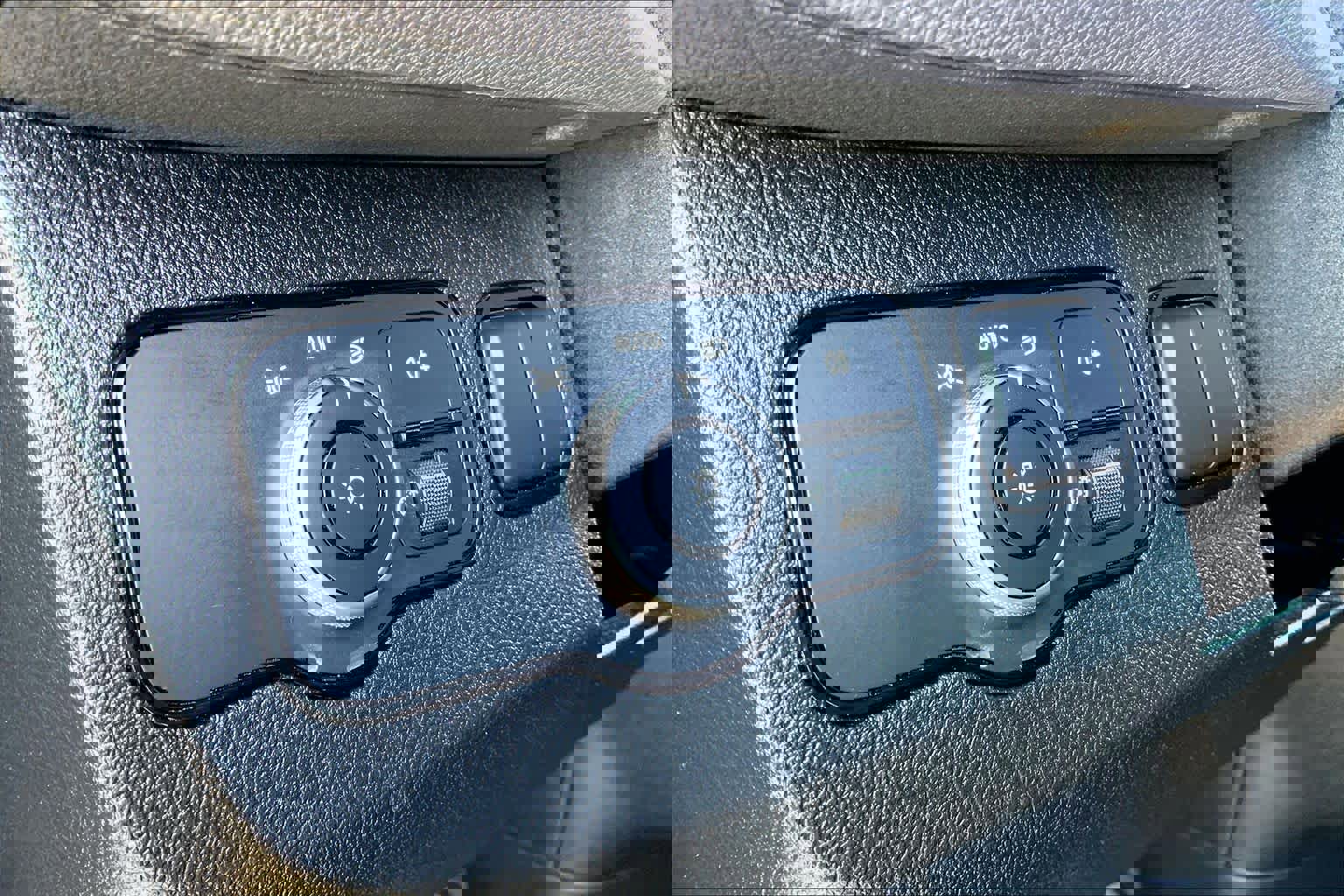 Used 2025 Mercedes-Benz Sprinter 2500 image 33