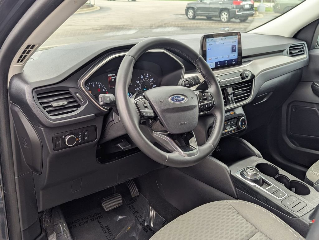 Used 2022 Ford Escape SE w/ Convenience Package FWD image 9