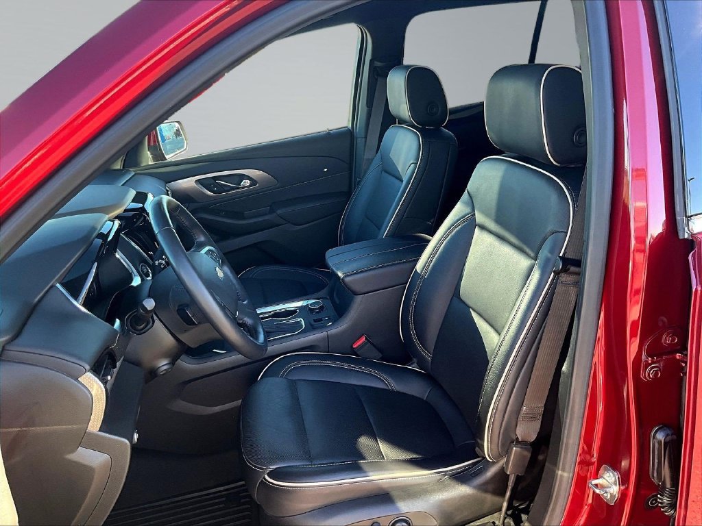Used 2022 Chevrolet Traverse Premier AWD/4WD image 23