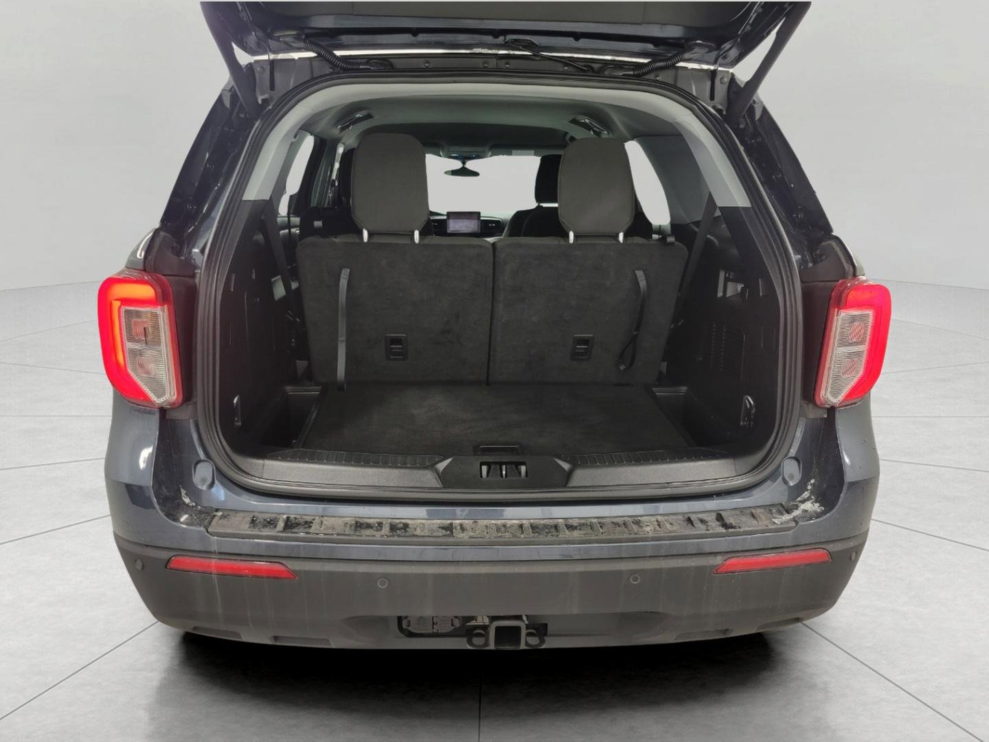 Used 2023 Ford Explorer XLT w/ Class IV Trailer Tow Package image 16