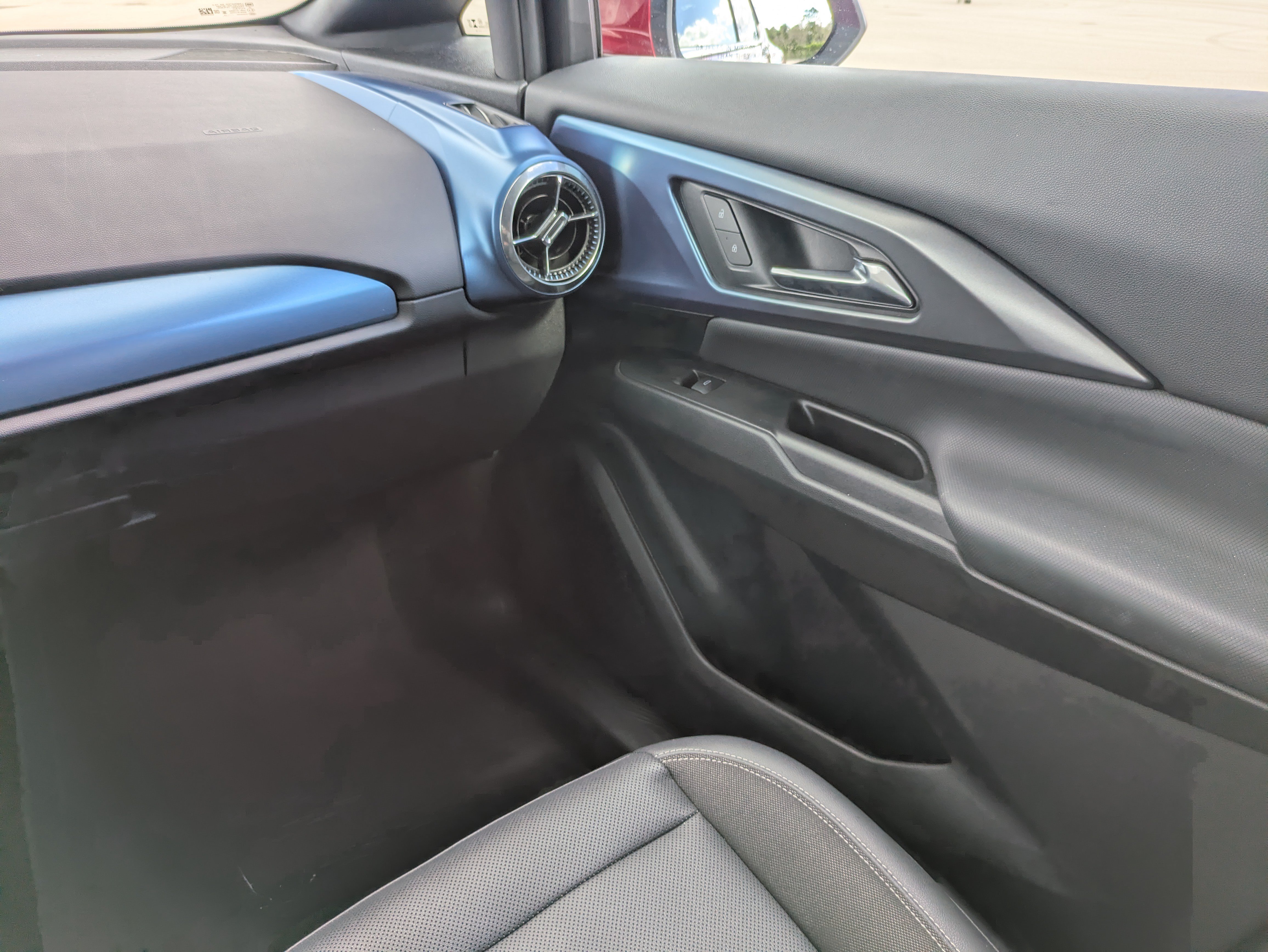 Used 2024 Chevrolet Equinox EV LT w/ LPO, Trailering Package FWD image 17