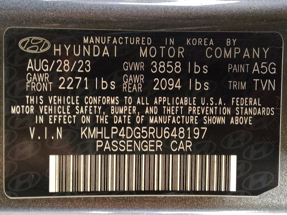 Used 2024 Hyundai Elantra Limited image 33