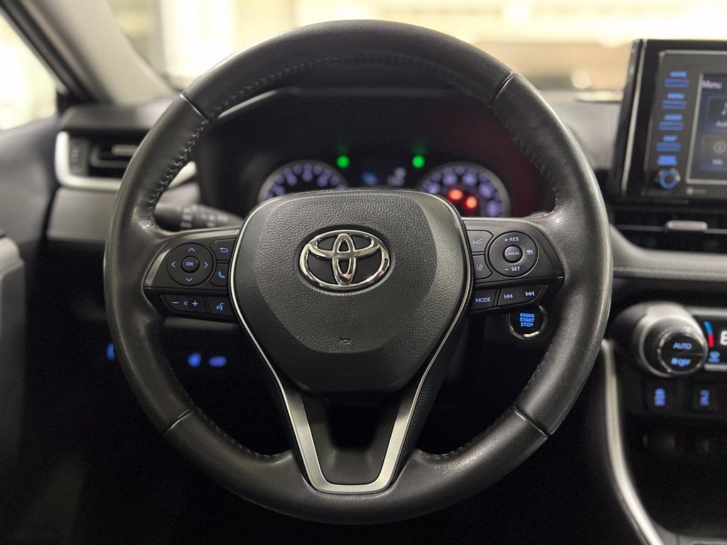 Used 2022 Toyota RAV4 XLE Premium AWD/4WD image 35