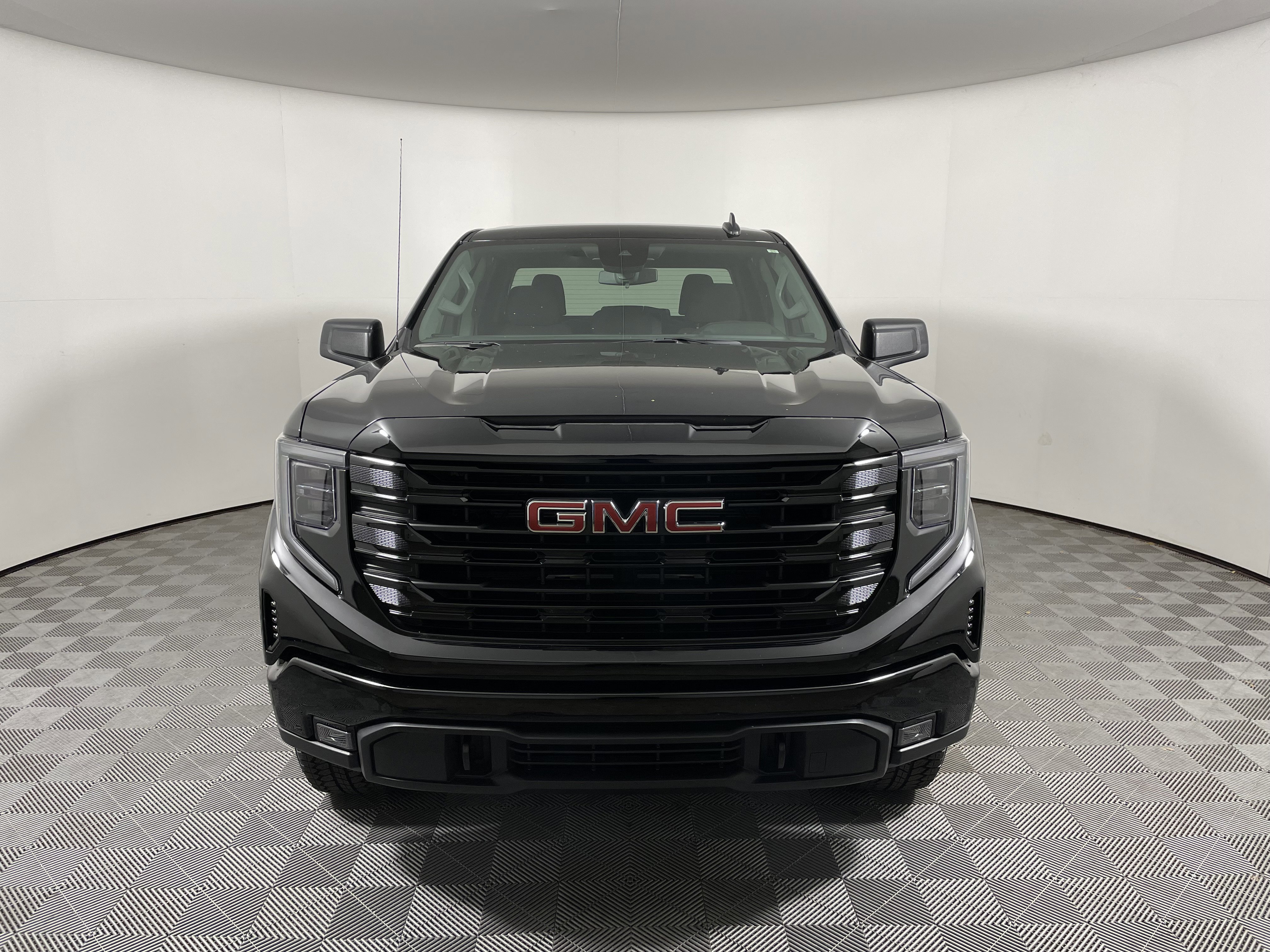 Used 2025 GMC Sierra 1500 Elevation image 8