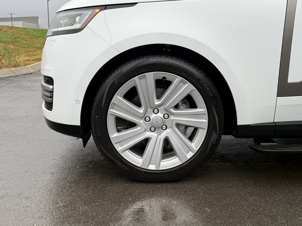 Certified 2023 Land Rover Range Rover SE image 10