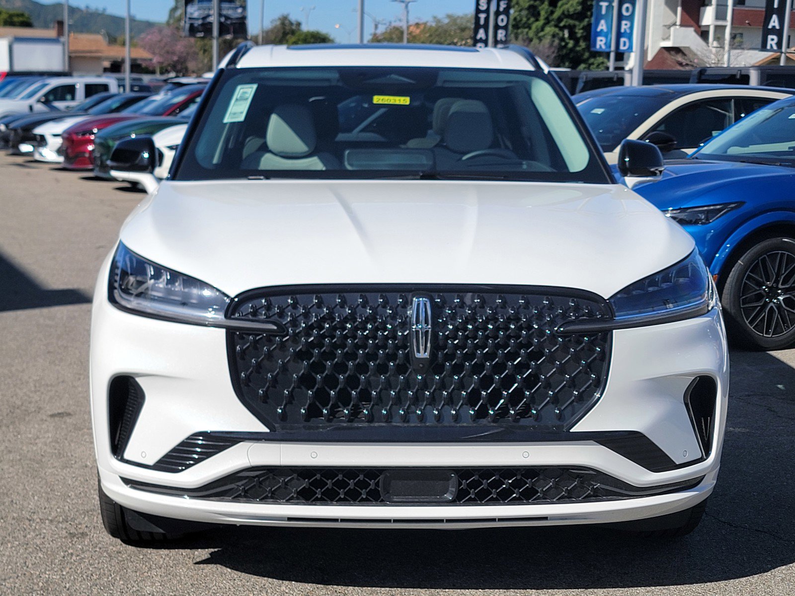 New 2026 Lincoln Aviator Reserve w/ Luxury Package image 2
