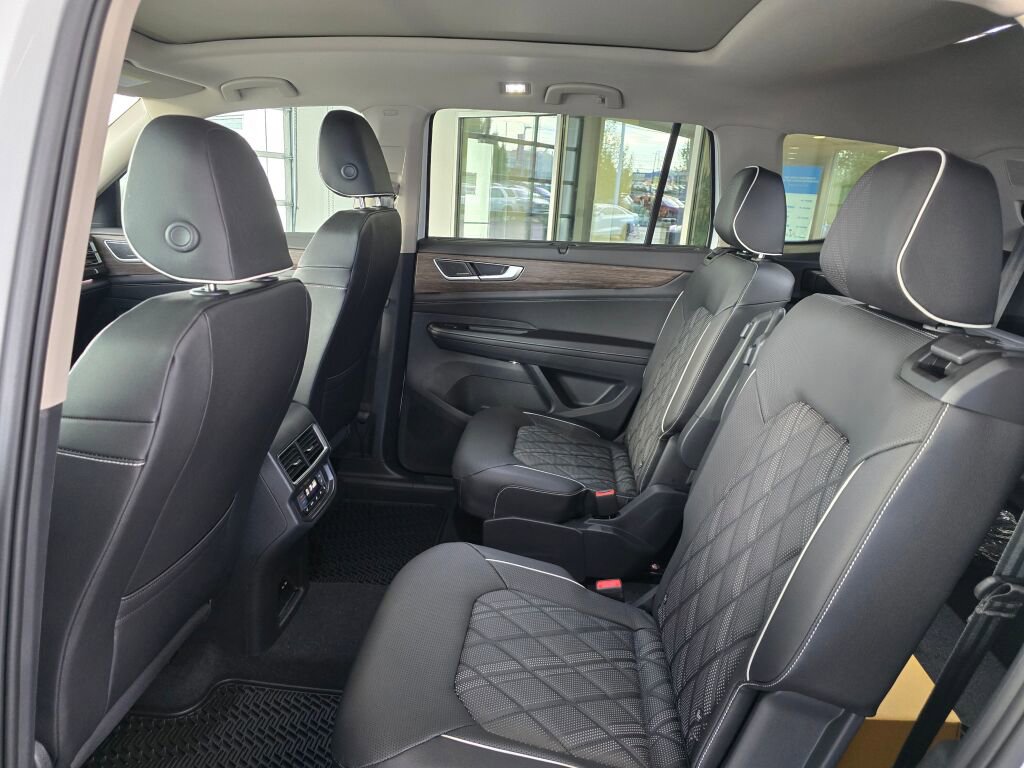 New 2026 Volkswagen Atlas SEL Premium R-Line image 32