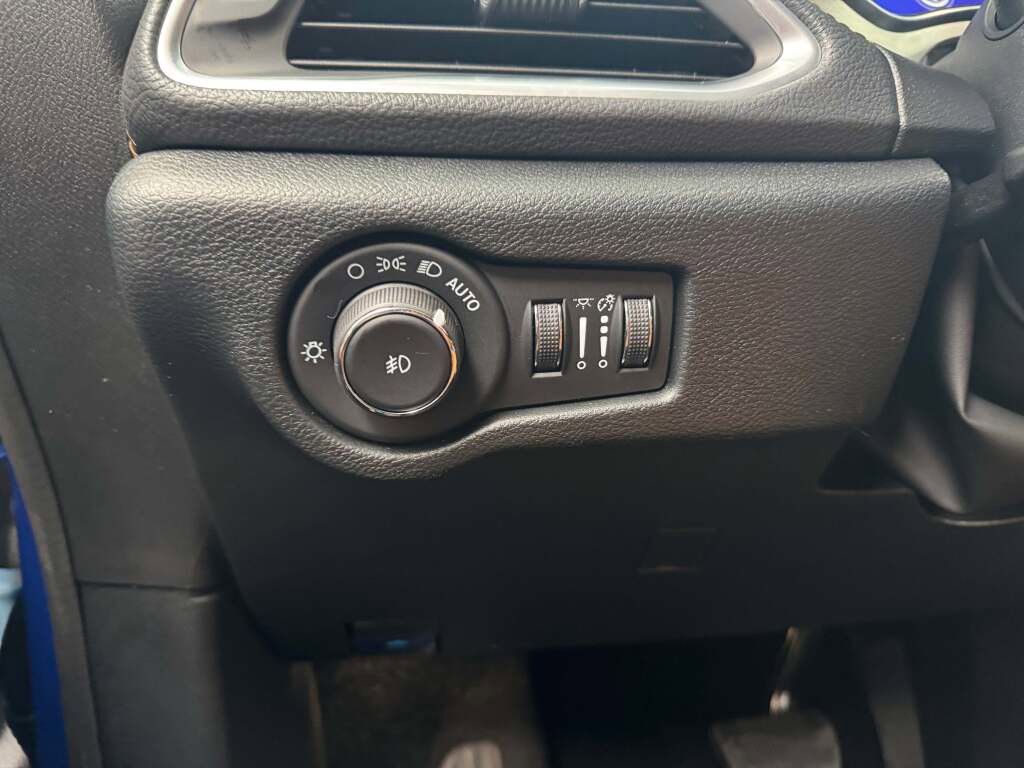 New 2026 Chrysler Pacifica Pinnacle w/ Trailer Tow Group image 30