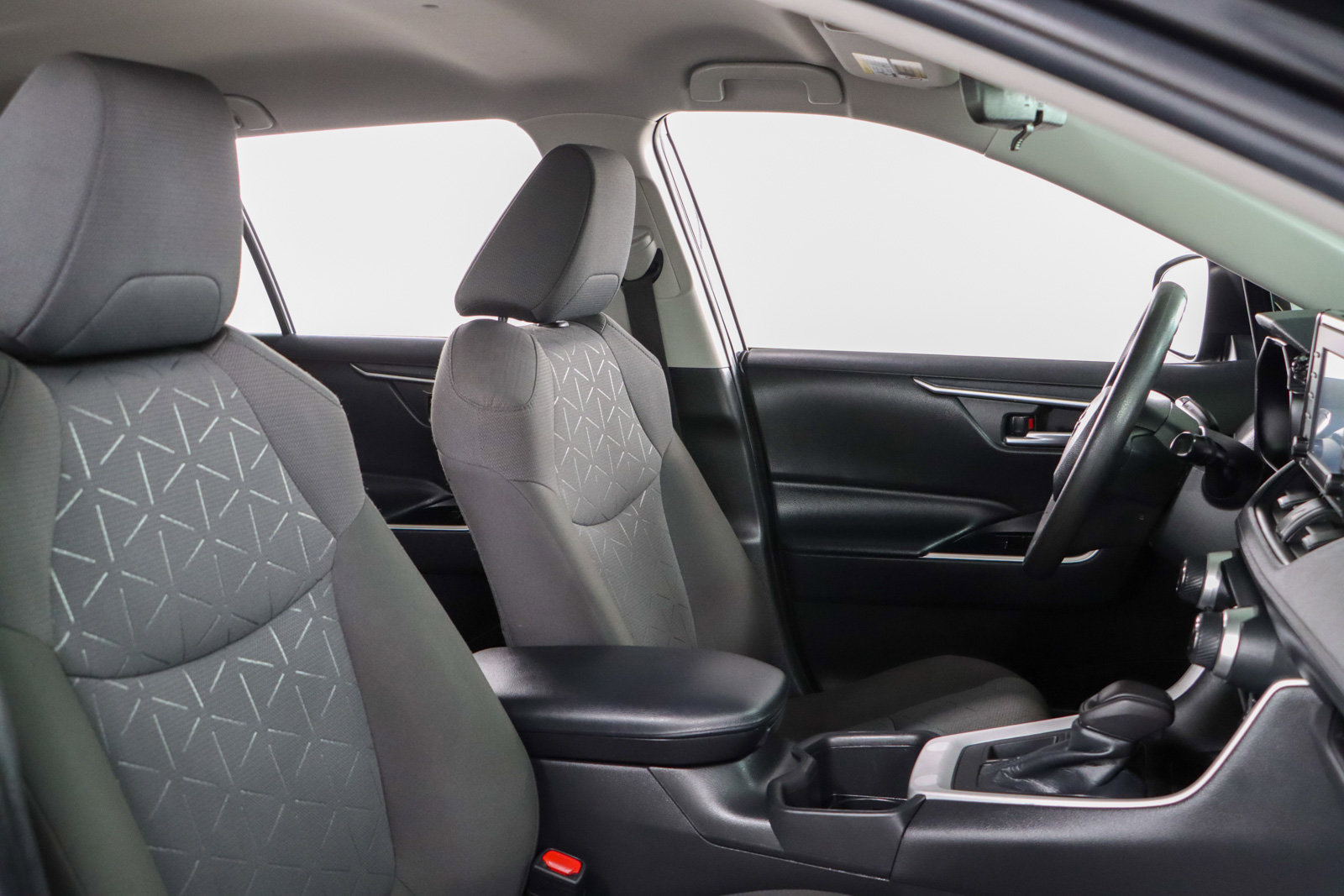 Used 2022 Toyota RAV4 XLE image 26