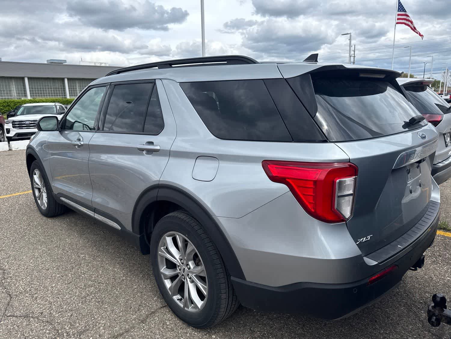 Used 2023 Ford Explorer XLT w/ Equipment Group 202A AWD/4WD image 19