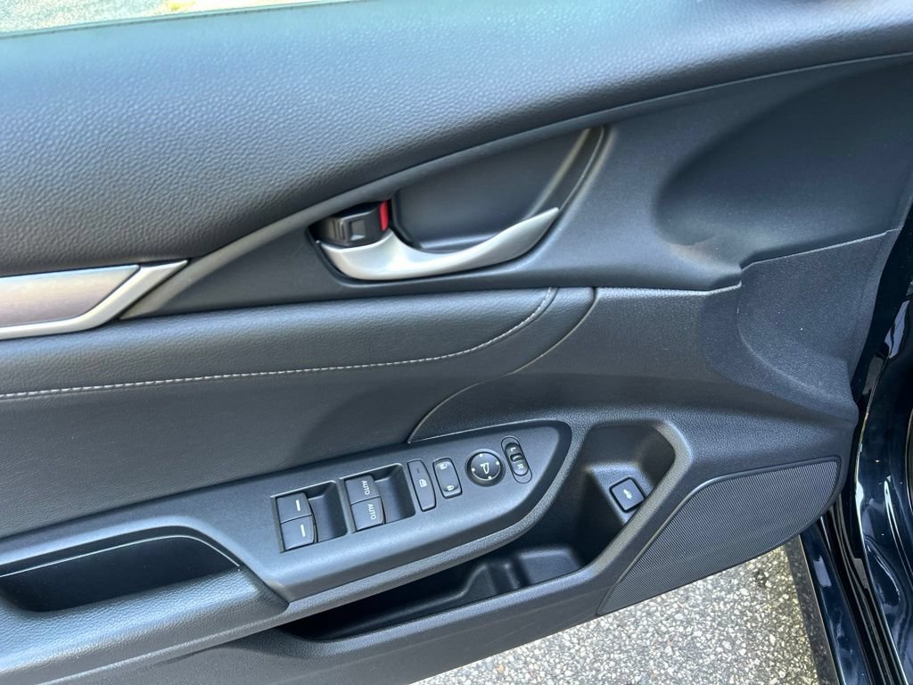 Used 2016 Honda Civic Touring image 14