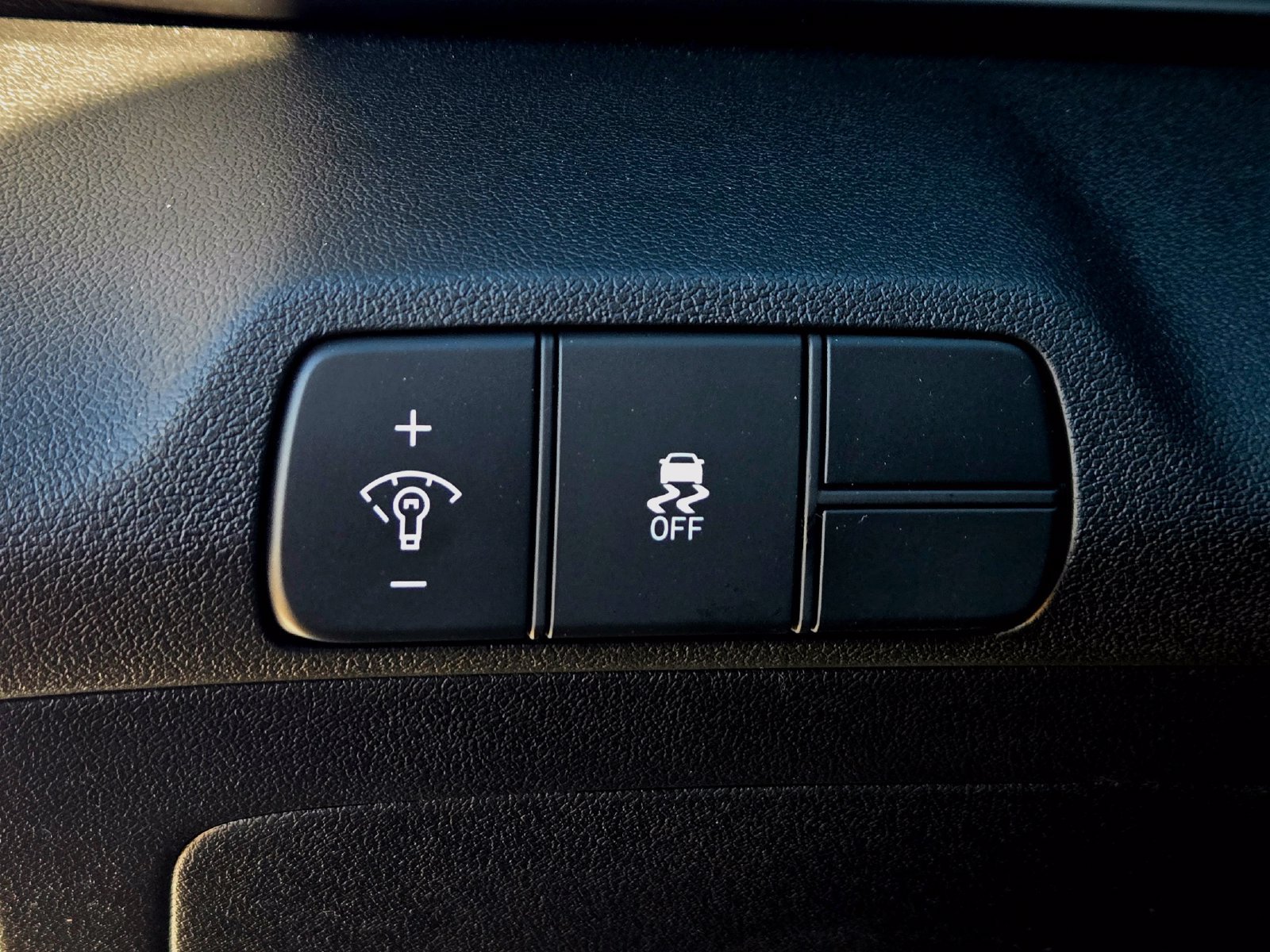 New 2026 Hyundai Elantra SEL Sport FWD image 16