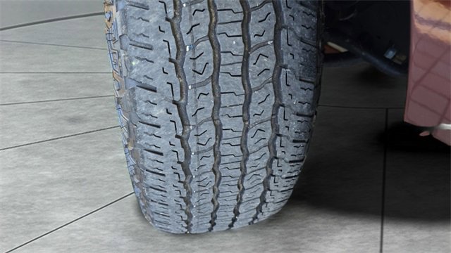 Used 2023 GMC Yukon AT4 w/ AT4 Premium Package image 33