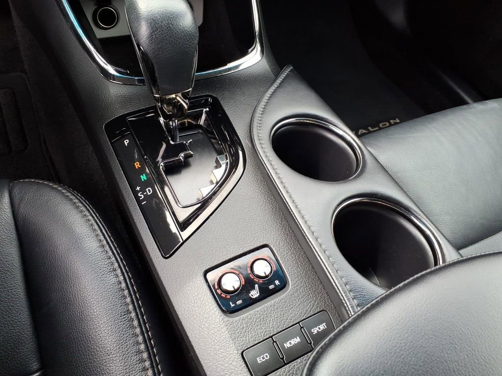 Used 2015 Toyota Avalon XLE Premium FWD image 8