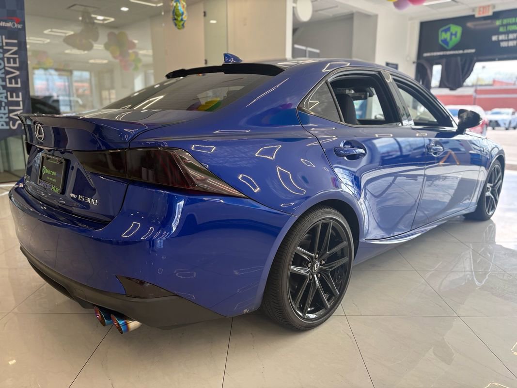 Used 2019 Lexus IS 300 F Sport w/ F Sport Package image 12