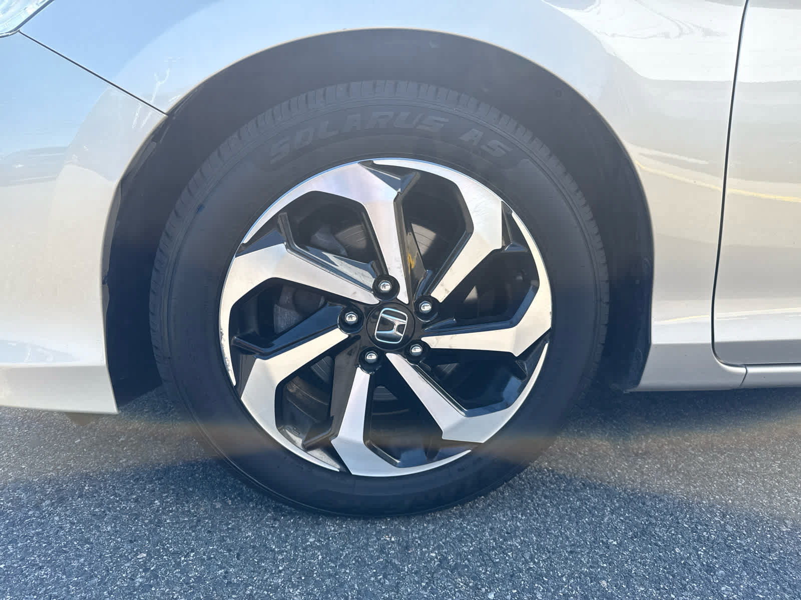 Used 2017 Honda Accord EX-L image 10