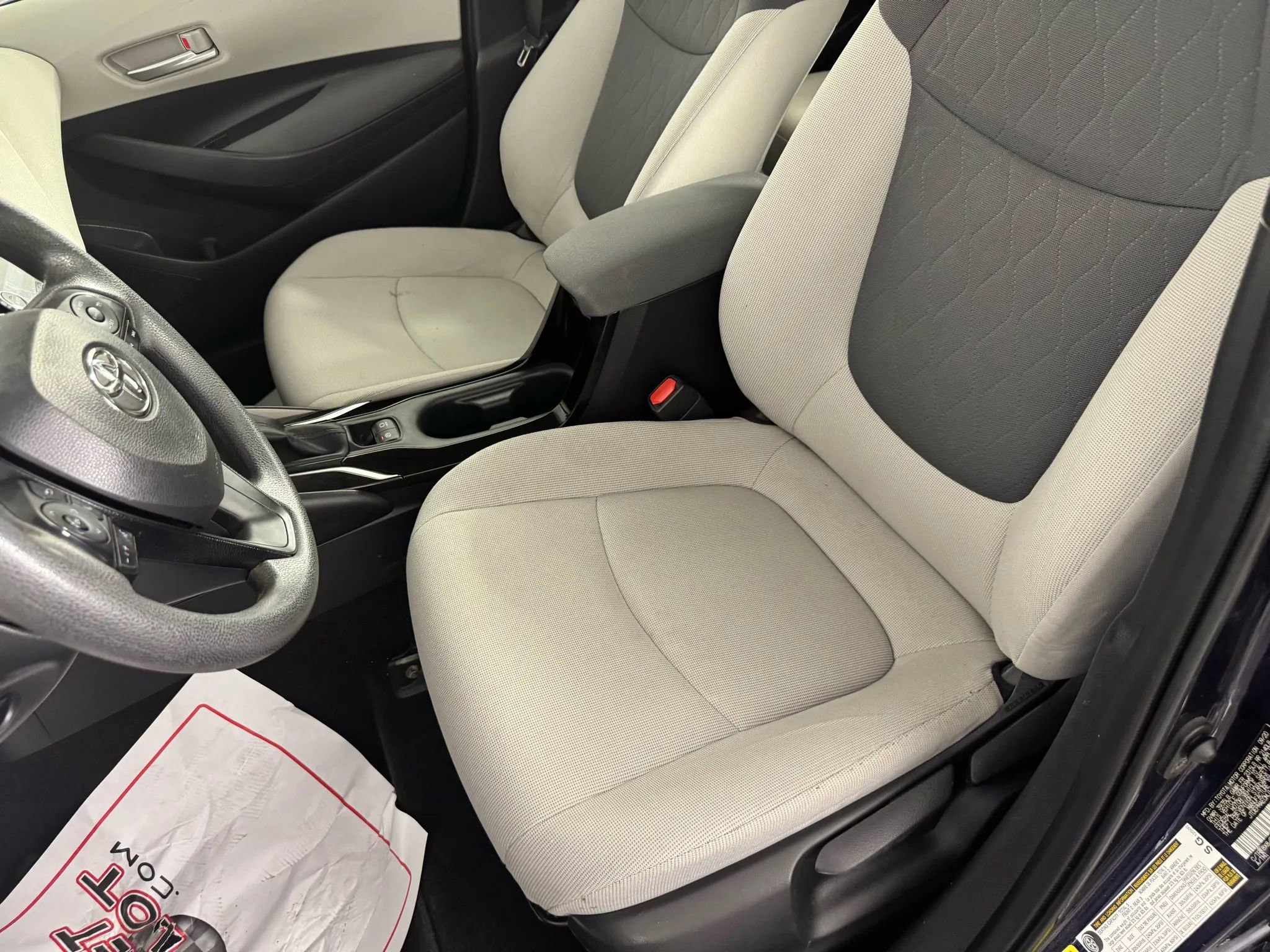 Used 2021 Toyota Corolla LE image 33