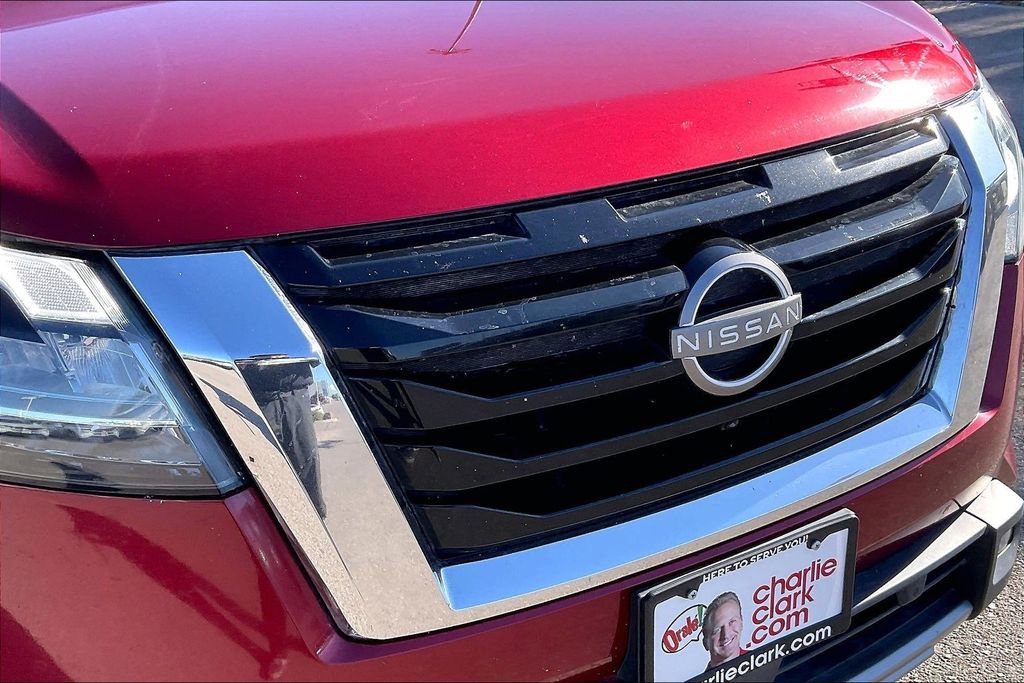 Used 2022 Nissan Pathfinder Platinum w/ Cargo Package FWD image 28