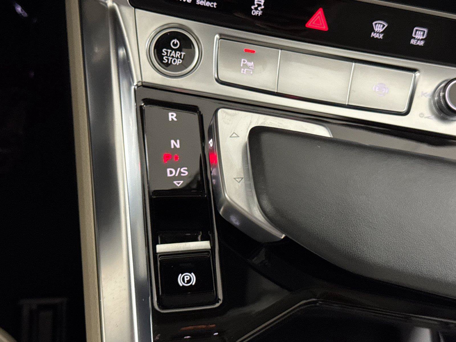 Used 2024 Audi Q8 e-tron Premium Plus w/ Premium Plus Package AWD/4WD image 21